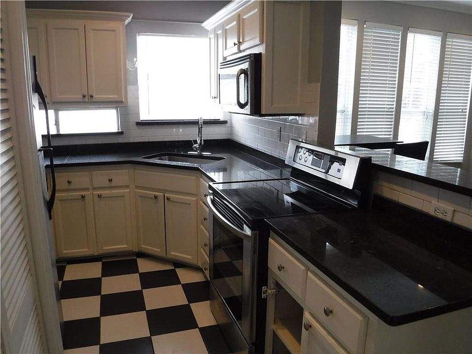 1st image of 4104 N Hall St #216-1