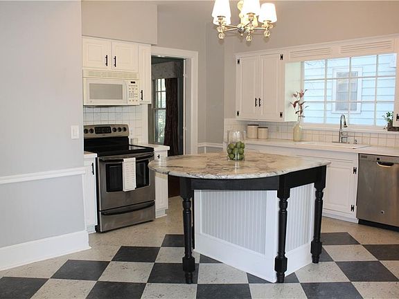 5th image of 19223 Rockcliff Dr
