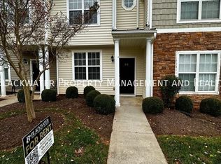 32 Logan Ln, Lynchburg, VA 24502