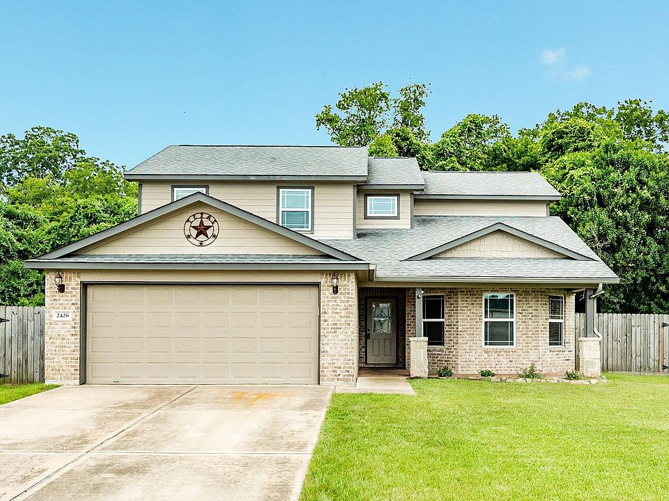 1st image of 2426 Ridgewood Dr