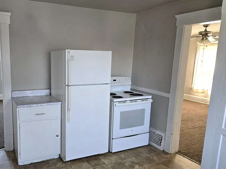 10701 Vernon Ave — Photo 3