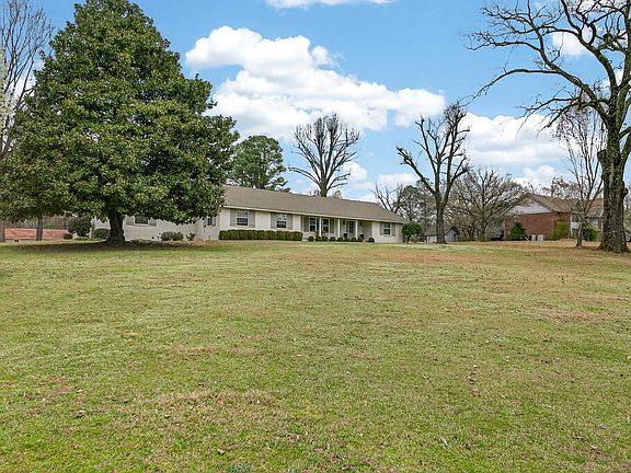 4th image of 1690 Mount Carmel Rd