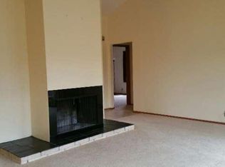 N7301 Cool Hill Dr, Elkhorn, WI
