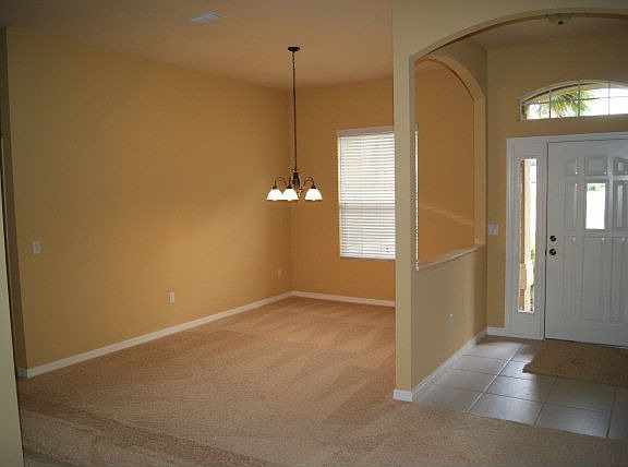 4th image of 36 Ellsworth Dr