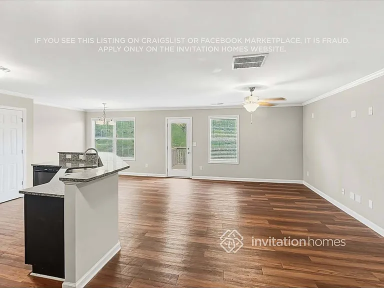 5817 Bradshaw Ct — Photo 6