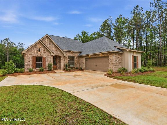 2nd image of 143 Ashwood Ln