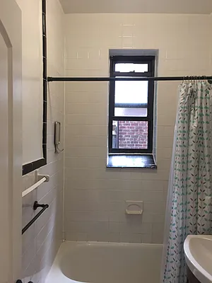 Rented by Metroline Realty | media 39