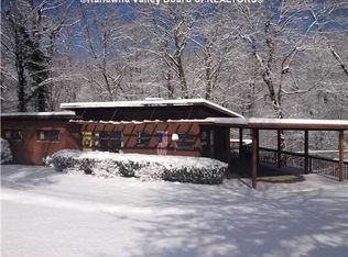 2104 Stratford Rd, Charleston, WV 25303