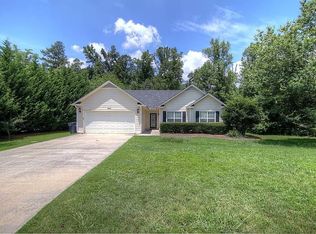 493 Cedar Ridge Dr, Winder, GA 30680