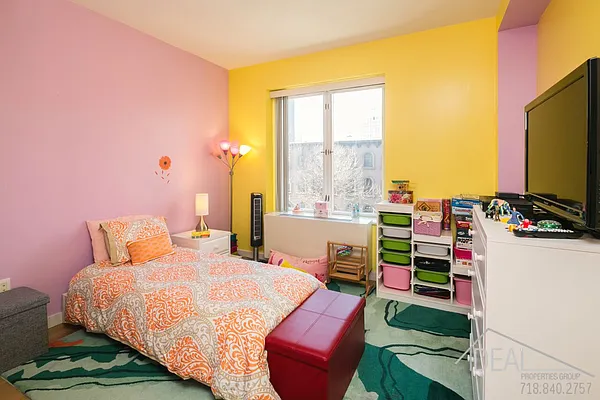 Sold by Ideal Properties Group | media 7