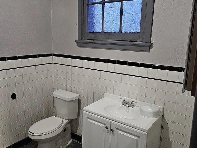 615 Penn Ave #203 — Photo 4