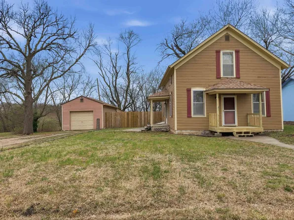 207 S Shawnee St, Silver Lake, KS 66539
