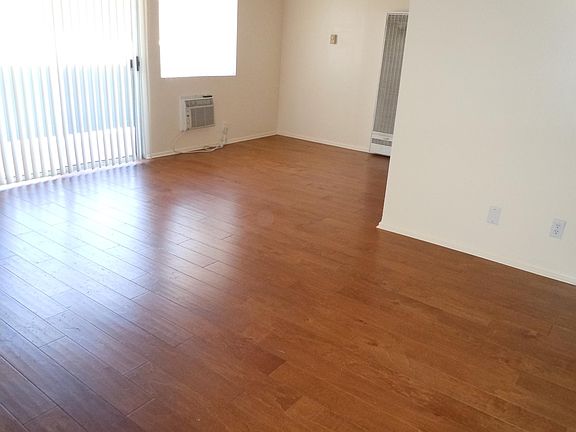 3rd image of 18531 Dearborn St APT 18