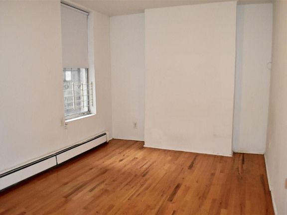 4th image of 1040 Willow Ave APT 10B