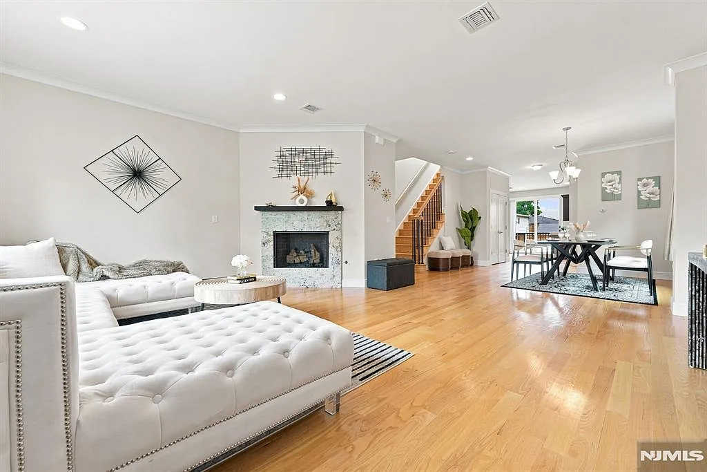 3 bed, 2000 sqft, $5,200 — Photo 4