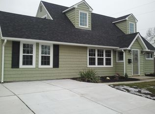 61 Ironwood Rd, Levittown, PA 19057