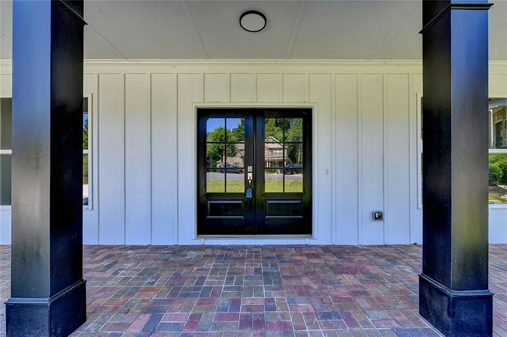 5 bed, 4.0 bath, 3500 sqft, $3,500 — Photo 2