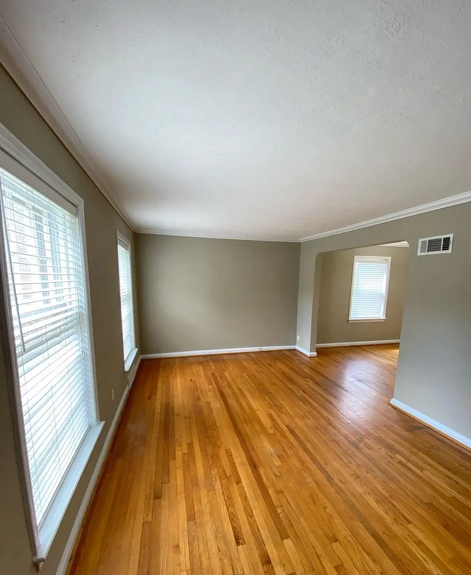 3 bed, $1,595 — Photo 2
