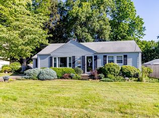 39 Mohawk Ln, Wethersfield, CT 06109