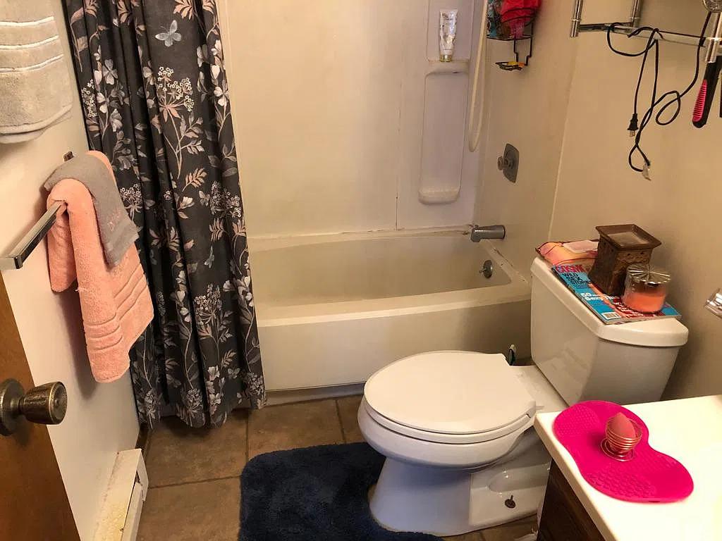 2 bed, 900 sqft, $1,300 — Photo 4