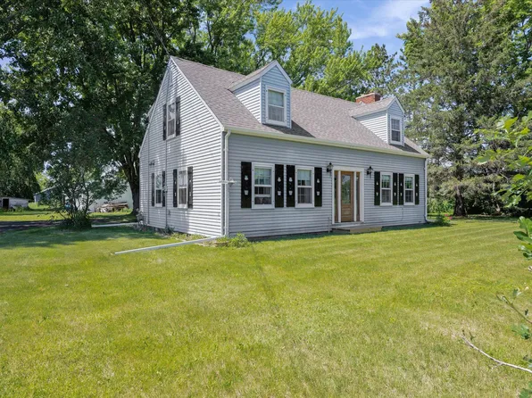 33502 Park Trl, Center City, MN 55012
