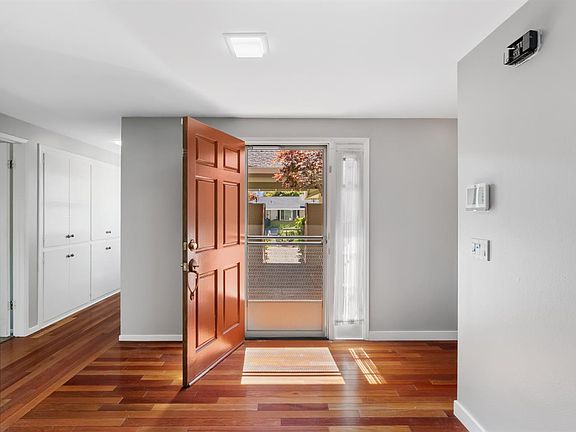 3rd image of 7129 Oak Leaf Drive