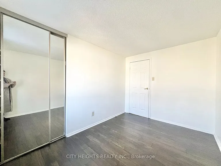 45 Hansen Rd N #20 — Photo 24