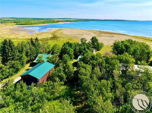 28 W Shore Dr, Babb, MT 59411