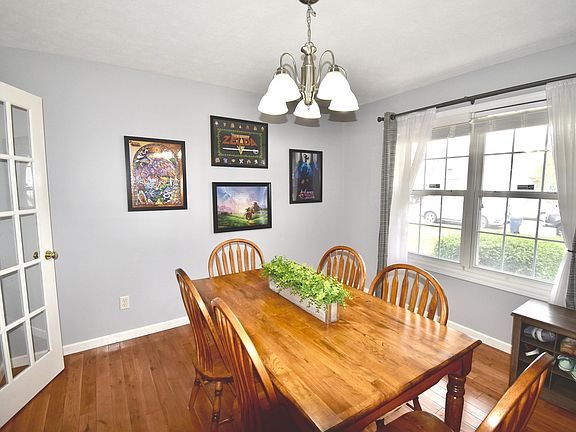 5th image of 31 Breckenwood Ct