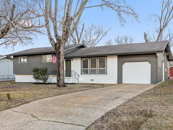 586 Neal Dr, Rossville, GA 30741