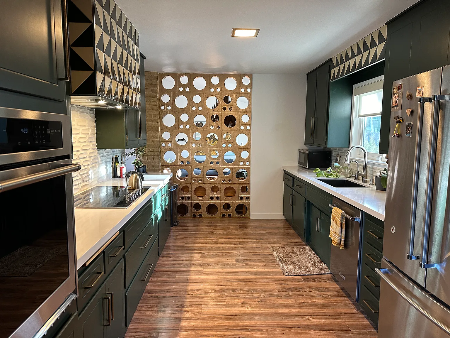 2 bed, 2600 sqft, $2,600 — Photo 2