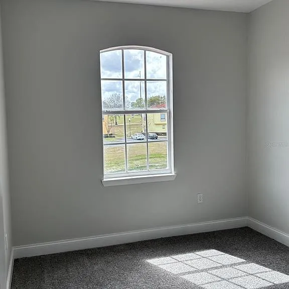 427 Madison Cir — Photo 17