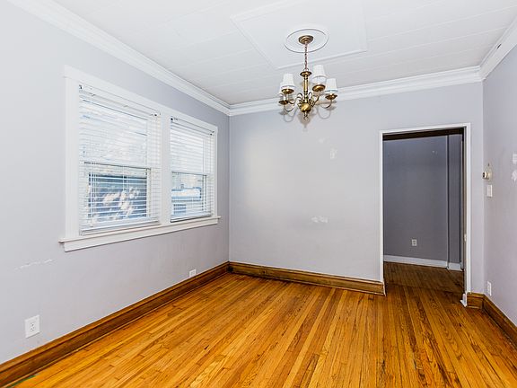 5th image of 4343 N Francisco Ave