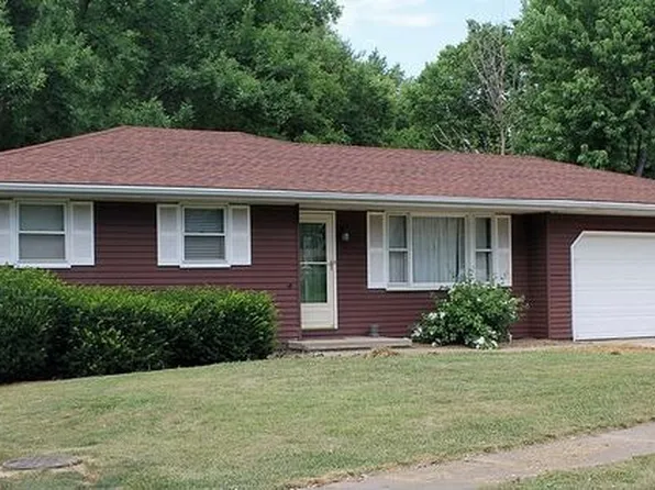 220 Barbara Pkwy, Washington, IL 61571