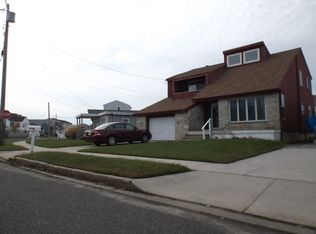 32 Girard Pl, Brigantine, NJ 08203