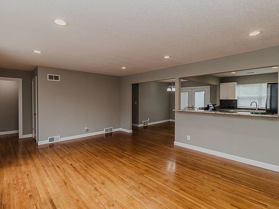 3rd image of 2335 S Crest St