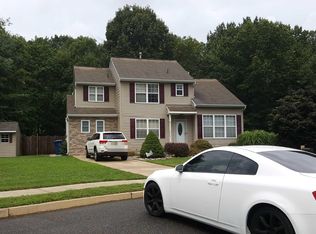 413 Taylor Ln, Williamstown, NJ 08094