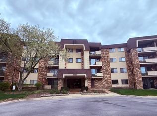 3350 N Carriageway Dr Unit 318, Arlington Heights, IL 60004