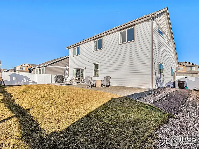 985 Axis Dr — Photo 20
