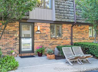 1992 S Shore Dr APT 3, Holland, MI 49423