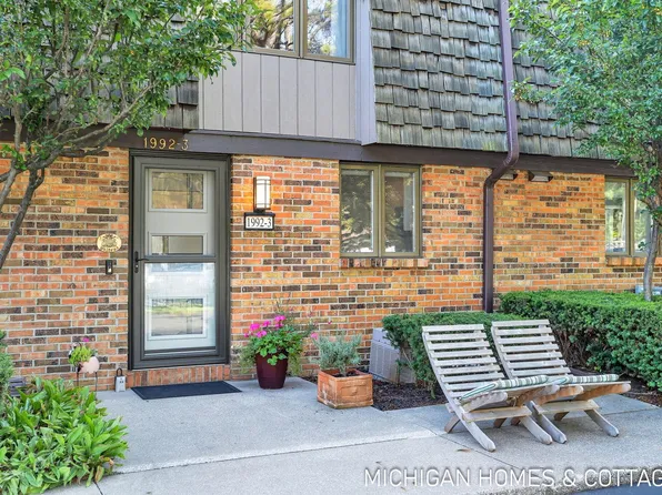 1992 S Shore Dr APT 3, Holland, MI 49423