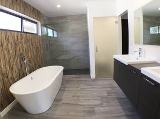 1558 Daytonia Rd, Miami Beach, FL 33141