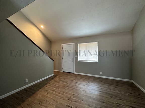 3rd image of 3037 N Jackson Ave #3