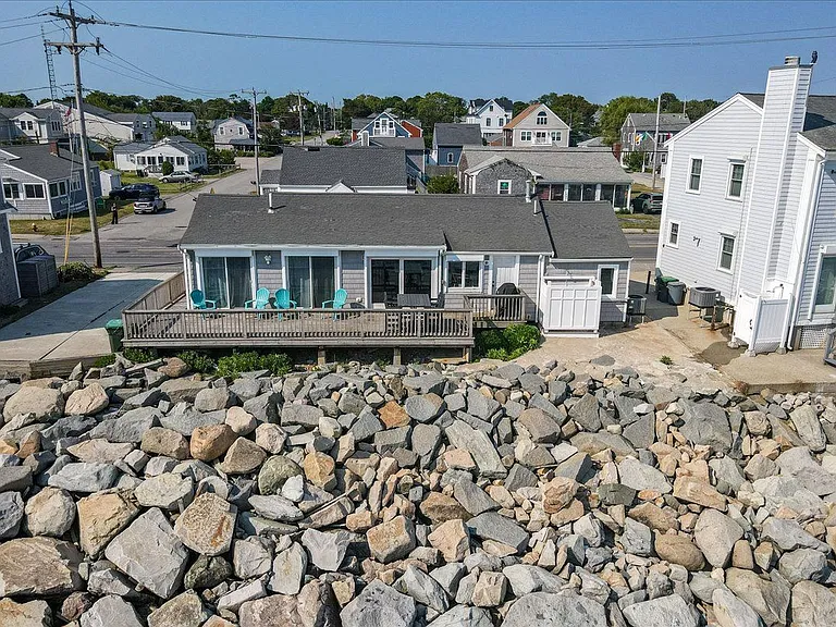 490 Ocean St — Photo 3