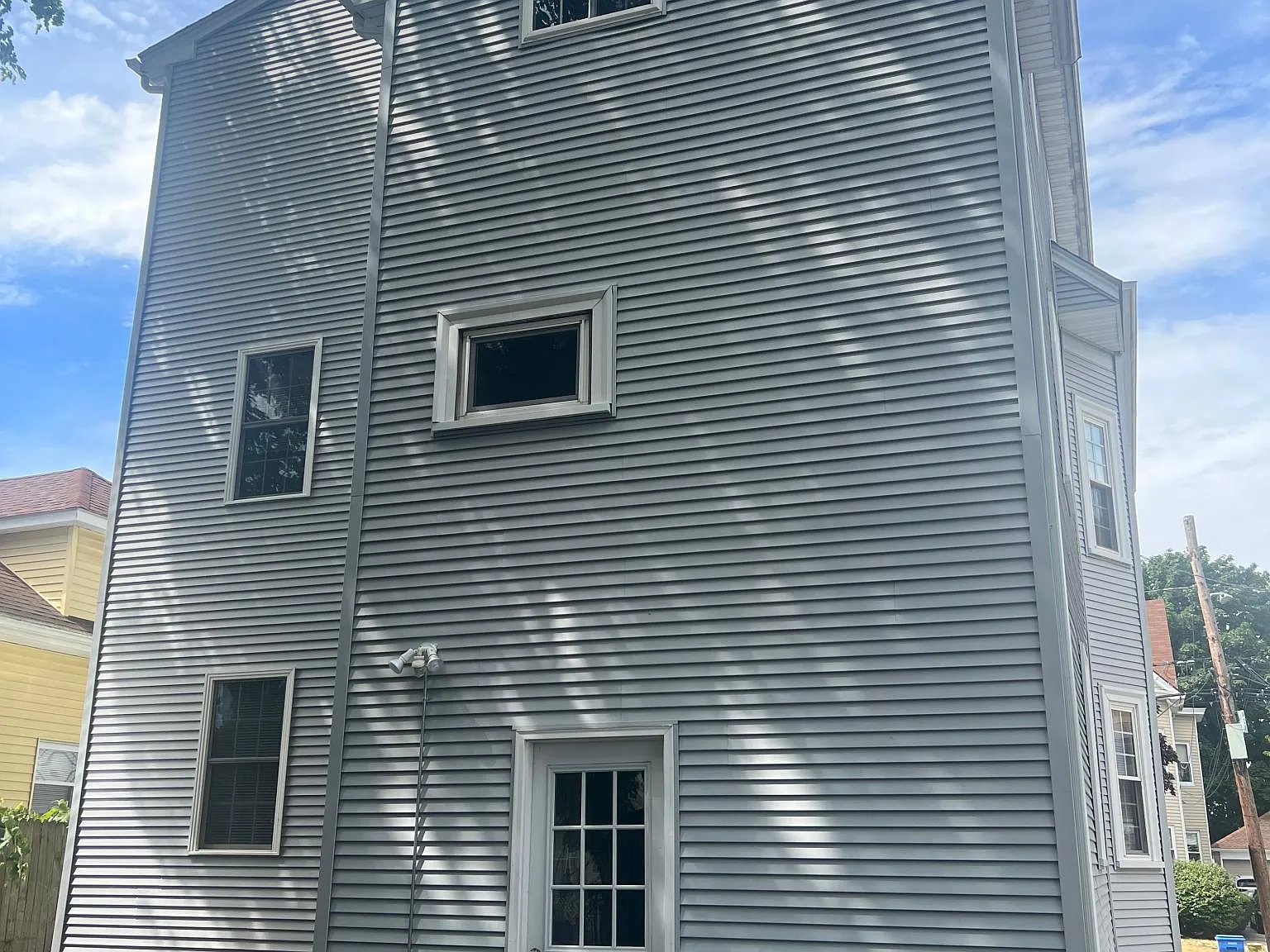 42 Waterman Ave — Photo 2