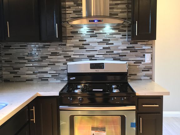 3rd image of 7082 Monroe Cir