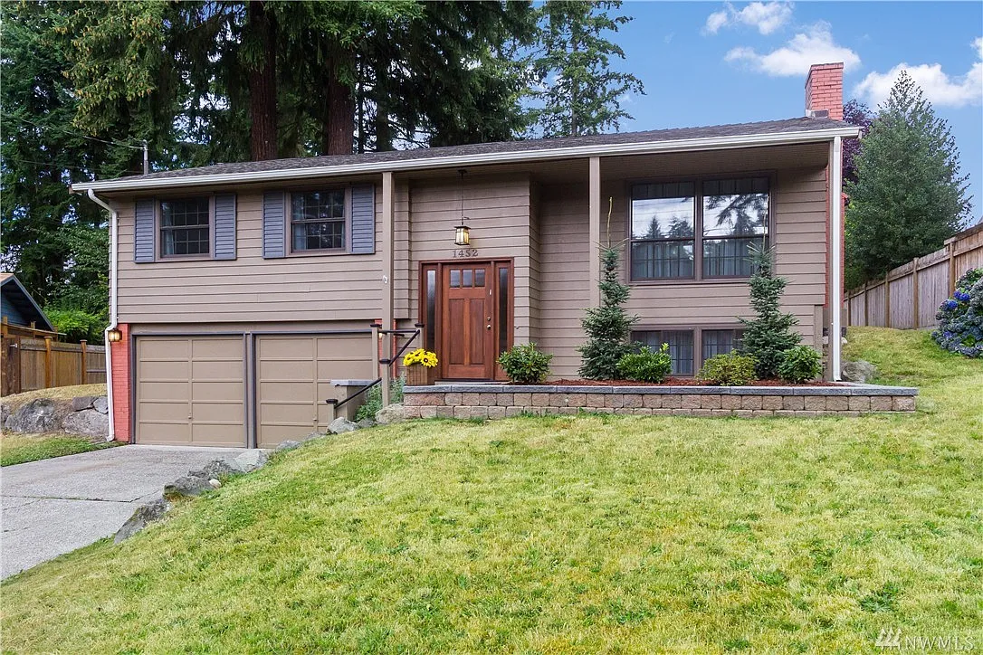 1452 169th Pl NE photo 1