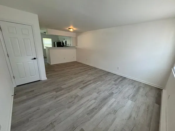 417- 24th Street -Townhouses, 417 24th St APT 1, Virginia Beach, VA 23451