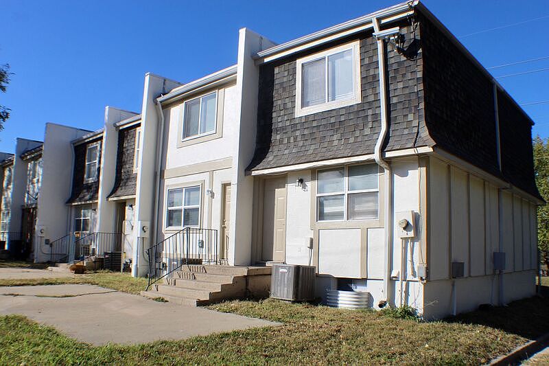 1st image of 2602 Delavan Ave