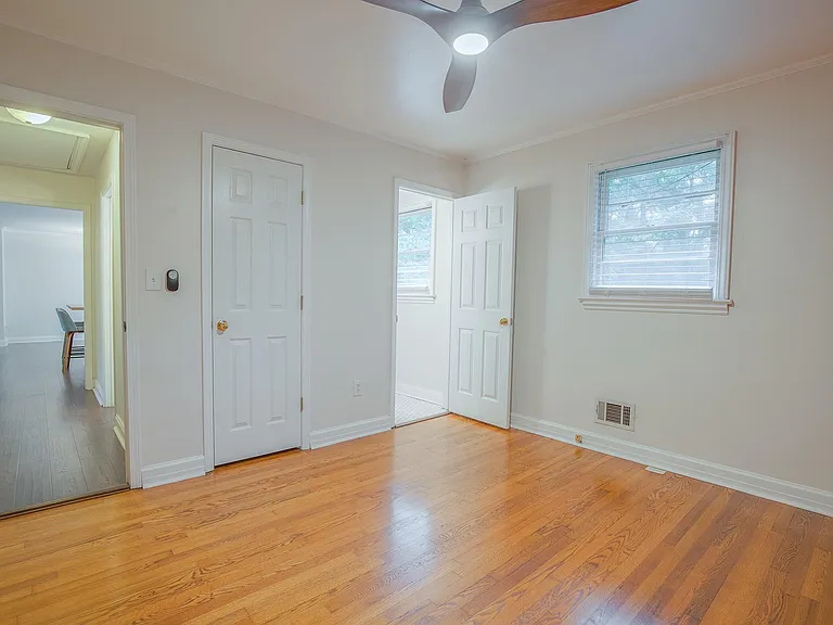 82 Pleasantdale Cir — Photo 25
